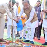 एक पेड़ मां के नाम’ अभियान में शामिल हुए मुख्यमंत्री विष्णु देव साय, गरियाबंद में किया पीपल का पौधारोपण